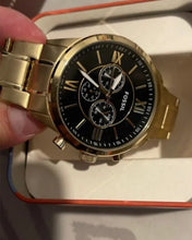 Cargar imagen en el visor de la galería, Reloj para hombre, acero inoxidable, color gold, case grande 48mm.
