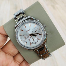 Cargar imagen en el visor de la galería, Reloj para mujer, color silver, acero inoxidable, case mediano 34 mm.