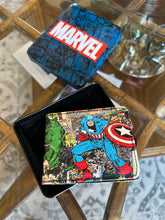 Cargar imagen en el visor de la galería, Billetera para hombre Marvel / The Avengers
