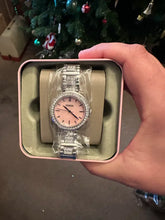Cargar imagen en el visor de la galería, Reloj para mujer color silver, acero inoxidable, con dial color rosa madre perla. Case mediano 34mm.