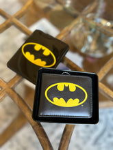 Cargar imagen en el visor de la galería, Billetera para hombre Batman, con licencia oficial