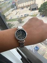 Cargar imagen en el visor de la galería, Reloj para mujer color silver, con dial color negro