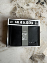 Cargar imagen en el visor de la galería, Billetera de cuero para hombre, color negro, marca Steve Maden