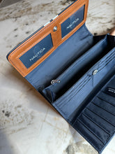 Cargar imagen en el visor de la galería, Billetera para mujer Nautica