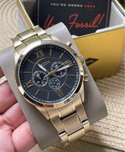 Cargar imagen en el visor de la galería, Reloj para hombre, acero inoxidable, color gold, case grande 48mm.