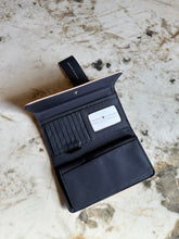 Cargar imagen en el visor de la galería, Billetera para mujer Tommy Hilfiger color rosado