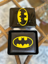 Cargar imagen en el visor de la galería, Billetera para hombre Batman, con licencia oficial