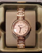 Cargar imagen en el visor de la galería, Reloj para mujer color rose gold, acero inoxidable, con dial color rose gold. Case mediano 34mm.