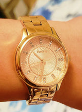 Cargar imagen en el visor de la galería, Reloj para mujer, moderno y sofisticado, rose gold, acero inoxidable, case mediano 30mm.