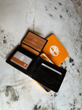 Cargar imagen en el visor de la galería, Billetera de cuero para hombre Timberland