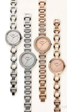 Cargar imagen en el visor de la galería, Reloj para mujer, color rose gold, acero inoxidable, case mediano 32 mm.