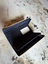 Cargar imagen en el visor de la galería, Billetera para mujer color beige Tommy Hilfiger