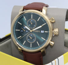Cargar imagen en el visor de la galería, Reloj para hombre multifunción, esfera verde y correa de cuero marrón. Caja dorada de 43 mm.