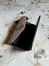 Cargar imagen en el visor de la galería, Billetera para mujer Tommy Hilfiger color rosado