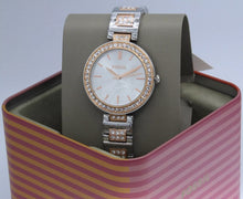 Cargar imagen en el visor de la galería, Reloj para mujer en dos tonos: silver y rose gold, acero inoxidable, con dial color blanco madre perla. Case mediano 34mm.