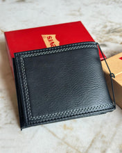Cargar imagen en el visor de la galería, Billetera de cuero para hombre Levi’s