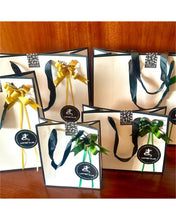 Cargar imagen en el visor de la galería, Reloj para hombre, color silver, acero inoxidable, con manilla de cuero color negro. Case standard 42mm.