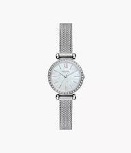 Cargar imagen en el visor de la galería, Reloj para mujer color silver, con elegante pulsera de malla tejida en acero inoxidable y dial blanco madre perla