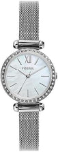 Cargar imagen en el visor de la galería, Reloj para mujer color silver, con elegante pulsera de malla tejida en acero inoxidable y dial blanco madre perla