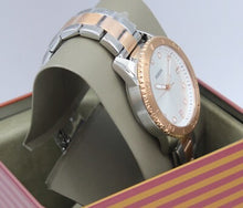 Cargar imagen en el visor de la galería, Reloj para mujer color rose gold, acero inoxidable, con esfera color silver. Case mediano 38mm.