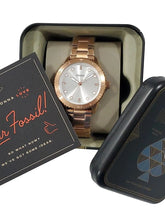 Cargar imagen en el visor de la galería, Reloj para mujer color rose gold, acero inoxidable, con esfera color silver. Case mediano 38mm.