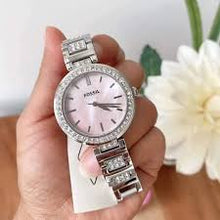 Cargar imagen en el visor de la galería, Reloj para mujer color silver, acero inoxidable, con dial color rosa madre perla. Case mediano 34mm.