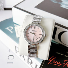 Cargar imagen en el visor de la galería, Reloj para mujer color silver, acero inoxidable, con dial color rosa madre perla. Case mediano 34mm.
