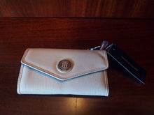 Cargar imagen en el visor de la galería, Billetera para mujer Tommy Hilfiger color rosado
