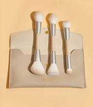 Cargar imagen en el visor de la galería, Juego de brochas para el rostro, con estuche