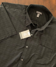 Cargar imagen en el visor de la galería, Camisa mangas cortas Van Heusen talla XL
