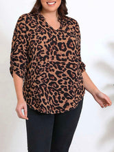 Cargar imagen en el visor de la galería, Blusa larga, mangas 3/4 animal print talla 1X (2XL)