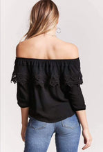 Cargar imagen en el visor de la galería, Blusa hombros descubiertos Forever21 talla M