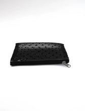 Cargar imagen en el visor de la galería, Estuche para maquillaje con diseño de corazones