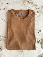 Polera para hombre marca Columbia, color marrón claro, tallas S, M y L