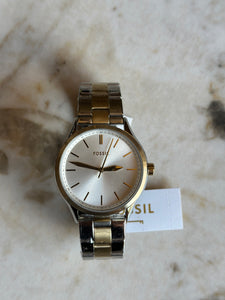 Reloj para hombre de tres agujas, de acero inoxidable bicolor. Case 44mm.
