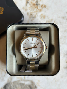 Reloj para hombre de tres agujas, de acero inoxidable bicolor. Case 44mm.