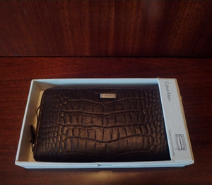 Billetera de cuero para mujer Calvin Klein