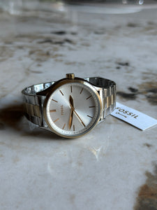 Reloj para hombre de tres agujas, de acero inoxidable bicolor. Case 44mm.