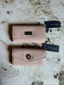 Billetera para mujer Tommy Hilfiger color rosado