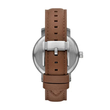 Cargar imagen en el visor de la galería, Reloj para hombre multifunción, esfera verde y correa de cuero marrón. Caja plateada de 43 mm.
