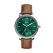 Cargar imagen en el visor de la galería, Reloj para hombre multifunción, esfera verde y correa de cuero marrón. Caja plateada de 43 mm.
