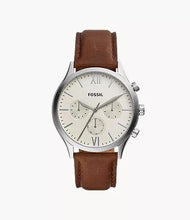 Cargar imagen en el visor de la galería, Reloj para hombre multifunción, esfera color crema satinada y correa de cuero marrón. Caja de acero inoxidable plateado de 44 mm.
