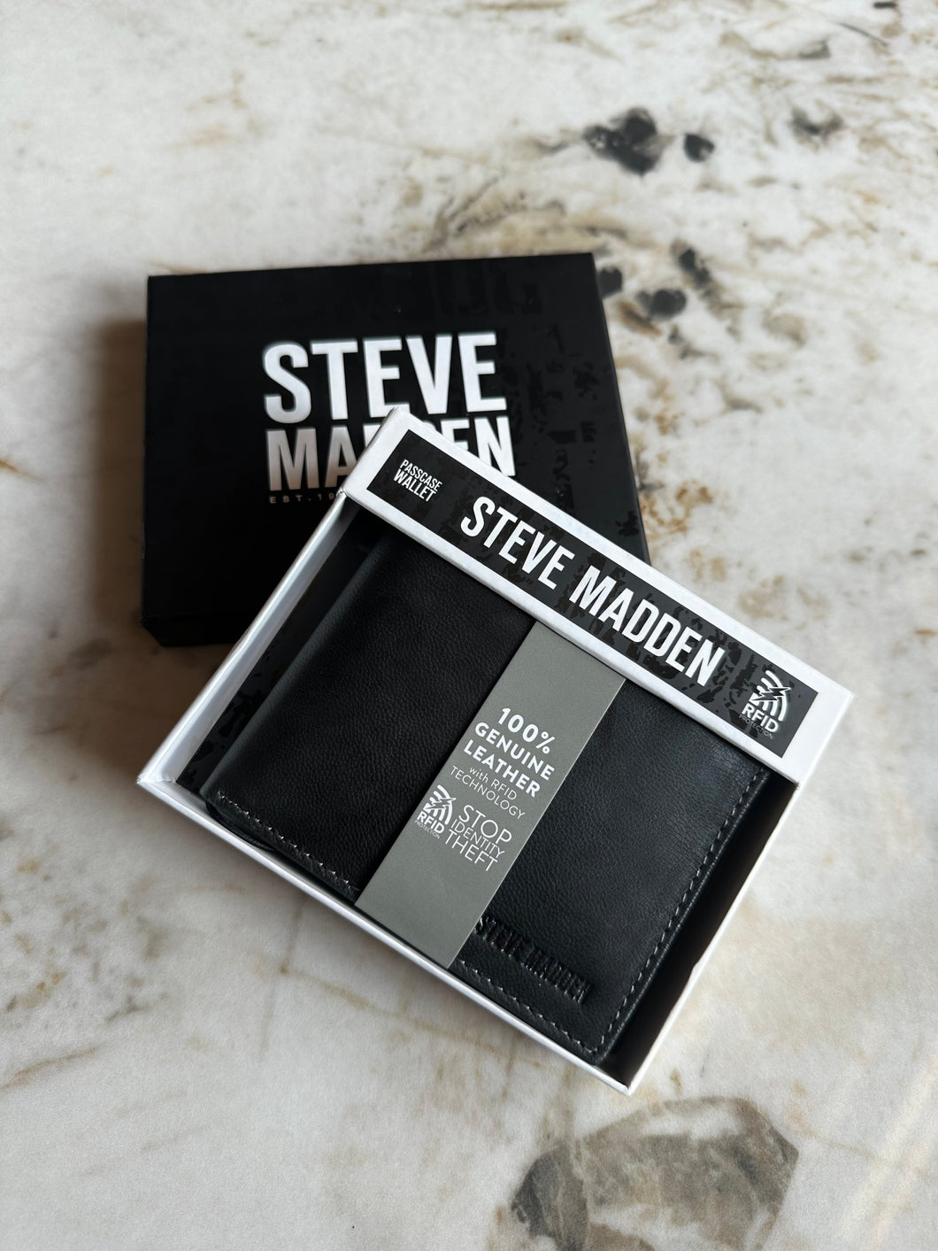 Billetera de cuero para hombre, color negro, marca Steve Maden