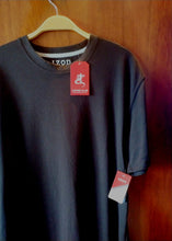 Cargar imagen en el visor de la galería, Polera deportiva IZOD microfibra color negro talla L
