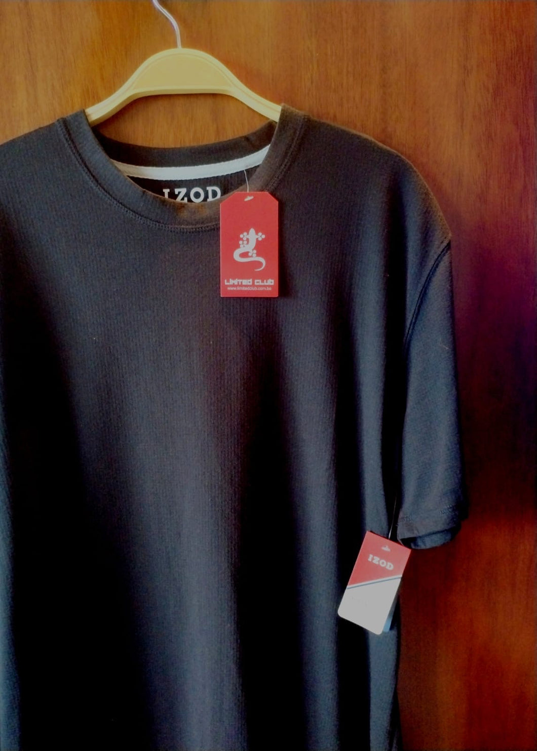 Polera deportiva IZOD microfibra color negro talla L