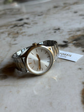 Cargar imagen en el visor de la galería, Reloj para hombre de tres agujas, de acero inoxidable bicolor. Case 44mm.
