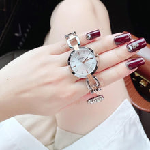 Cargar imagen en el visor de la galería, Reloj para mujer, dos tonos silver &amp; gold, acero inoxidable, case mediano 32 mm.
