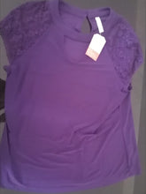 Cargar imagen en el visor de la galería, Blusa color lila talla XL (Americana)
