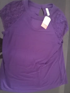 Blusa color lila talla XL (Americana)