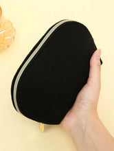 Cargar imagen en el visor de la galería, Estuche para maquillaje color negro
